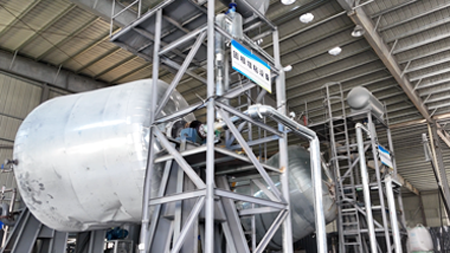 Solid-phase tackifying equipment